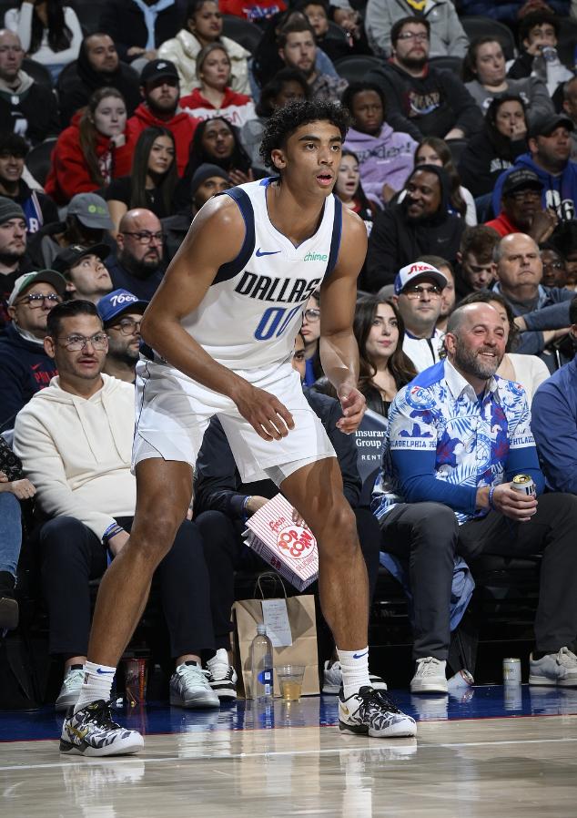 开云-爱游戏-浓眉哥在IG比赛中夺冠，比赛局势复杂引发热议！赛场气氛高涨(edg夺冠四强是哪四个)